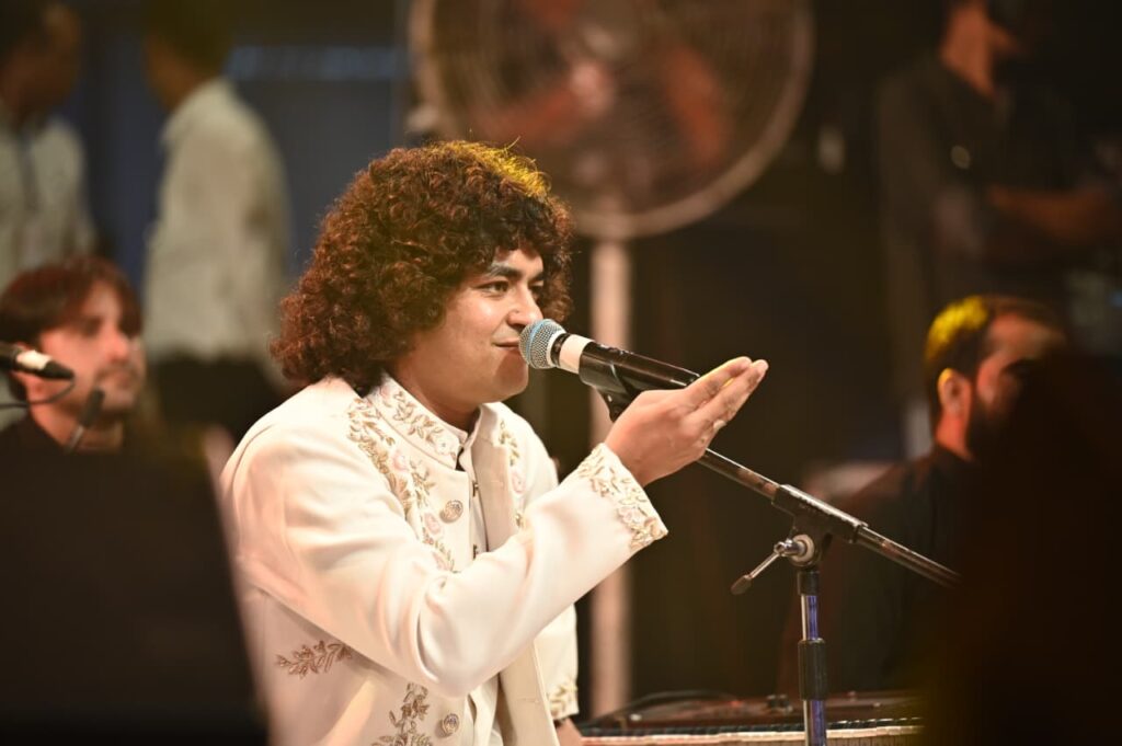 चक्रधर समारोह में ‘अनीस साबरी’ की कव्वाली ने बांधा समां