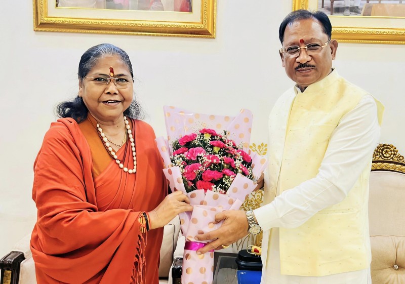 मुख्यमंत्री साय से राष्ट्रीय पिछड़ा वर्ग आयोग की अध्यक्ष साध्वी निरंजन ज्योति ने की सौजन्य भेंट