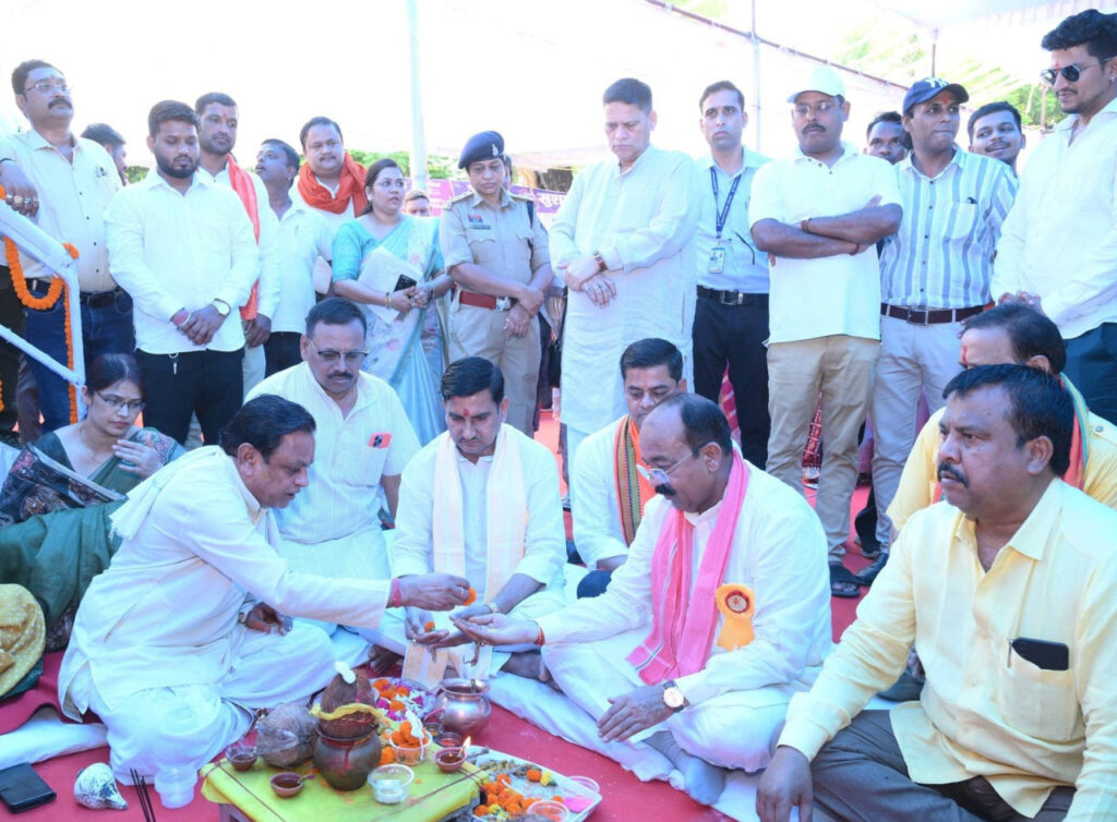 विकास की नई इबारत लिख रहा बिलासपुर, योजनाओं का लाभ अंतिम व्यक्ति तक पहुंचाना हमारी प्रतिबद्धता : केंद्रीय राज्य मंत्री तोखन साहू