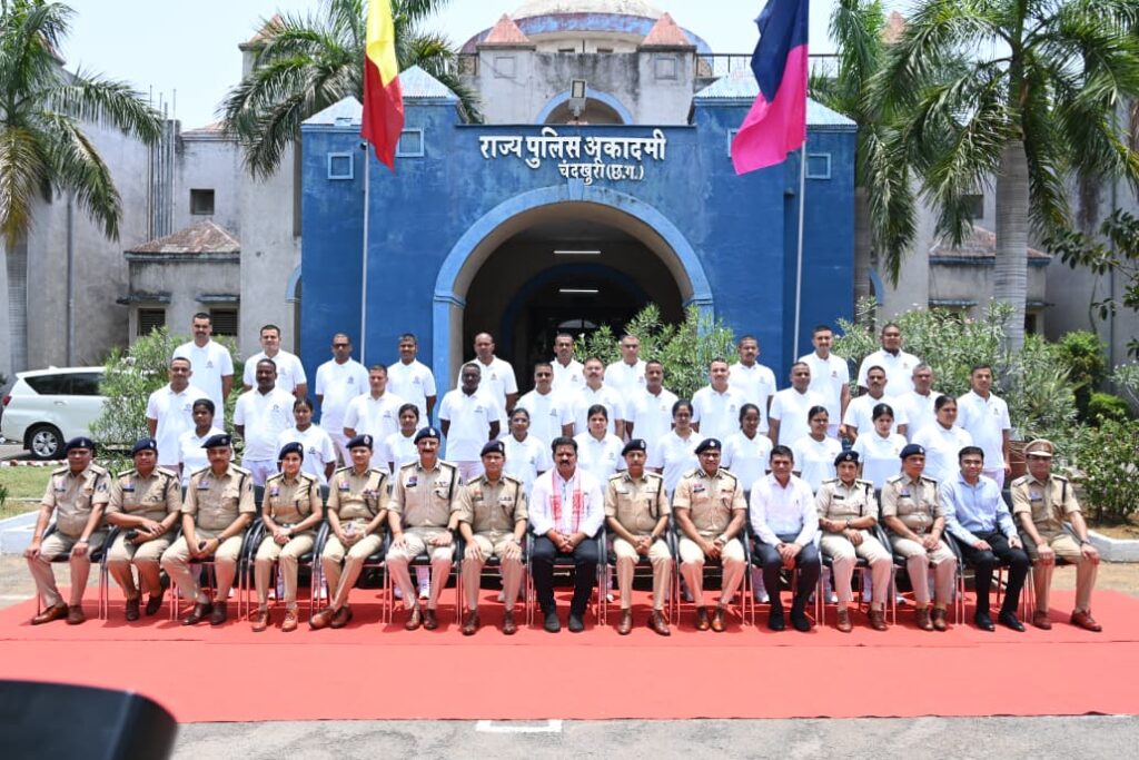 उप मुख्यमंत्री विजय शर्मा 33 प्रशिक्षु उप पुलिस अधीक्षकों के बुनियादी प्रशिक्षण सत्र शुभारंभ में हुए शामिल
