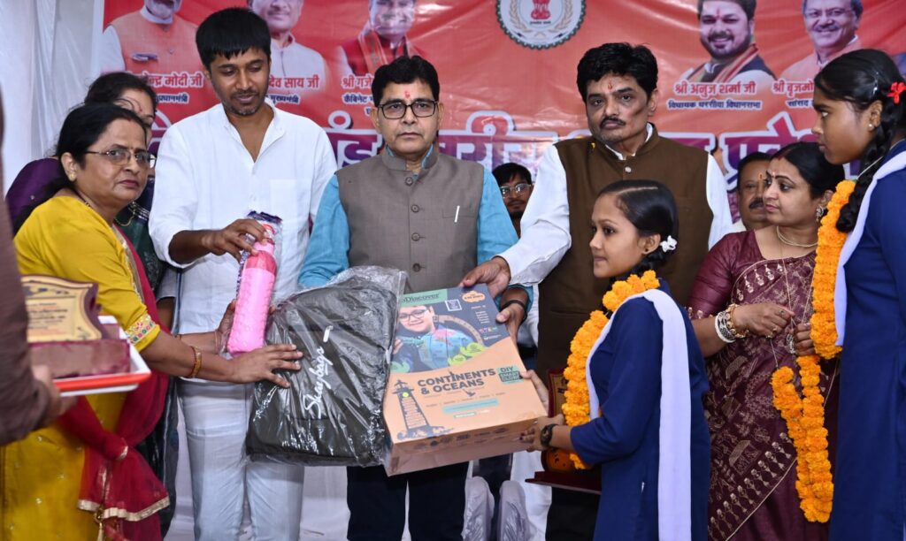 ​शिक्षा के साथ संस्कारों का समावेश ही समृद्ध छत्तीसगढ़ की नींव – राजस्व मंत्री टंक राम वर्मा
