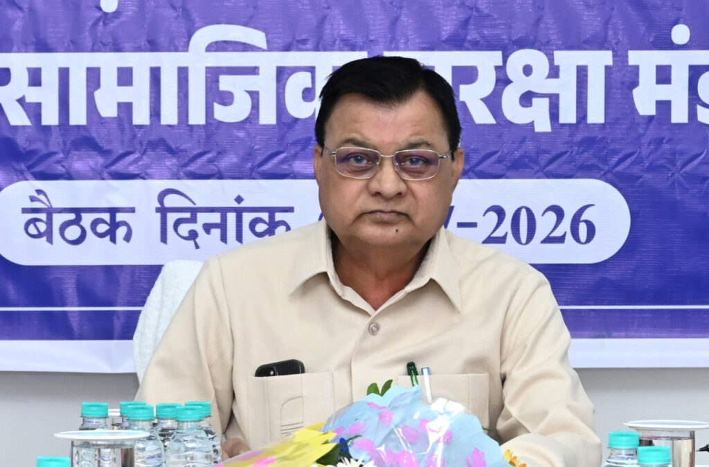 श्रम मंत्री की बैठक में बड़ा फैसला- असंगठित श्रमिकों के लिए बनेंगी नई योजनाएं