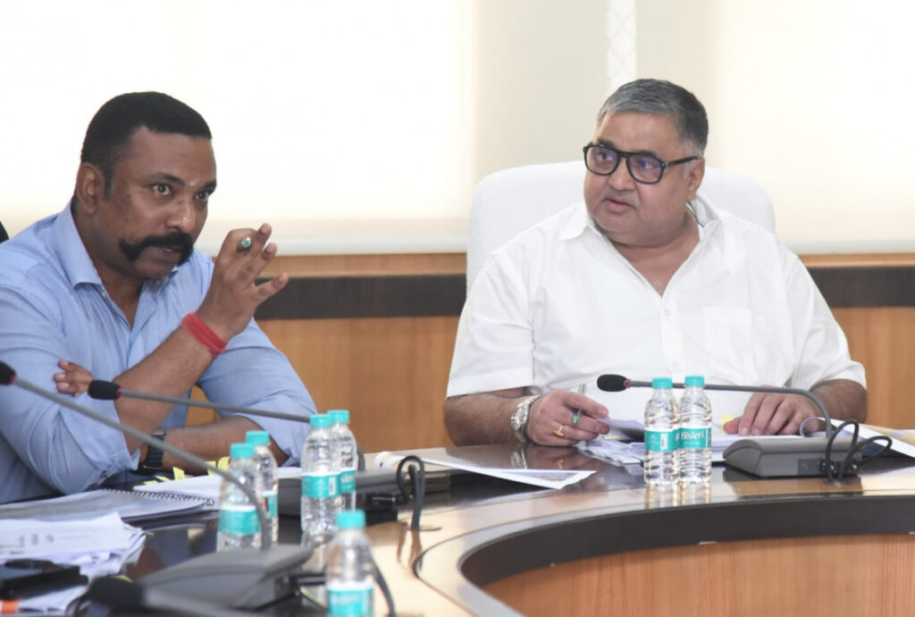 छत्तीसगढ़ बने देश का प्रमुख पर्यटन गंतव्य, योजनाओं के प्रभावी क्रियान्वयन पर दें विशेष ध्यान: राजेश अग्रवाल